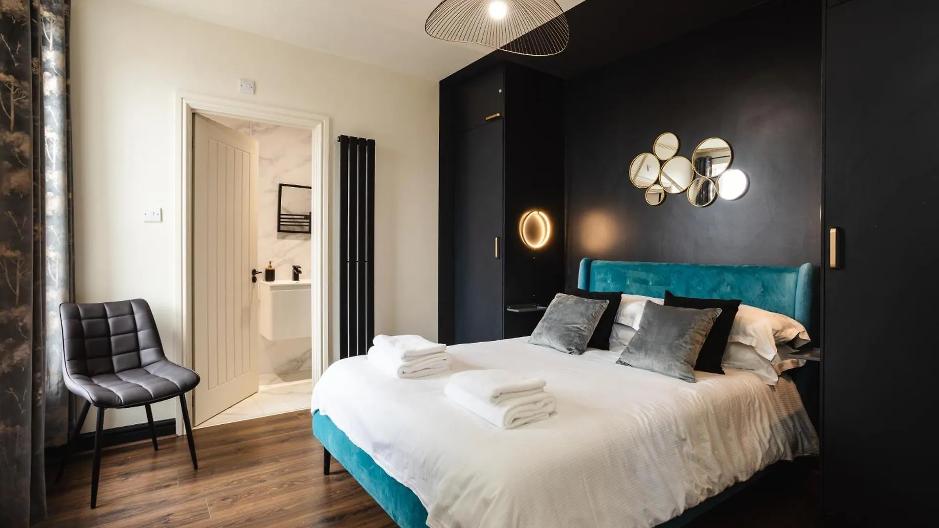 Black Pearl Stays - Saltburn Apartments