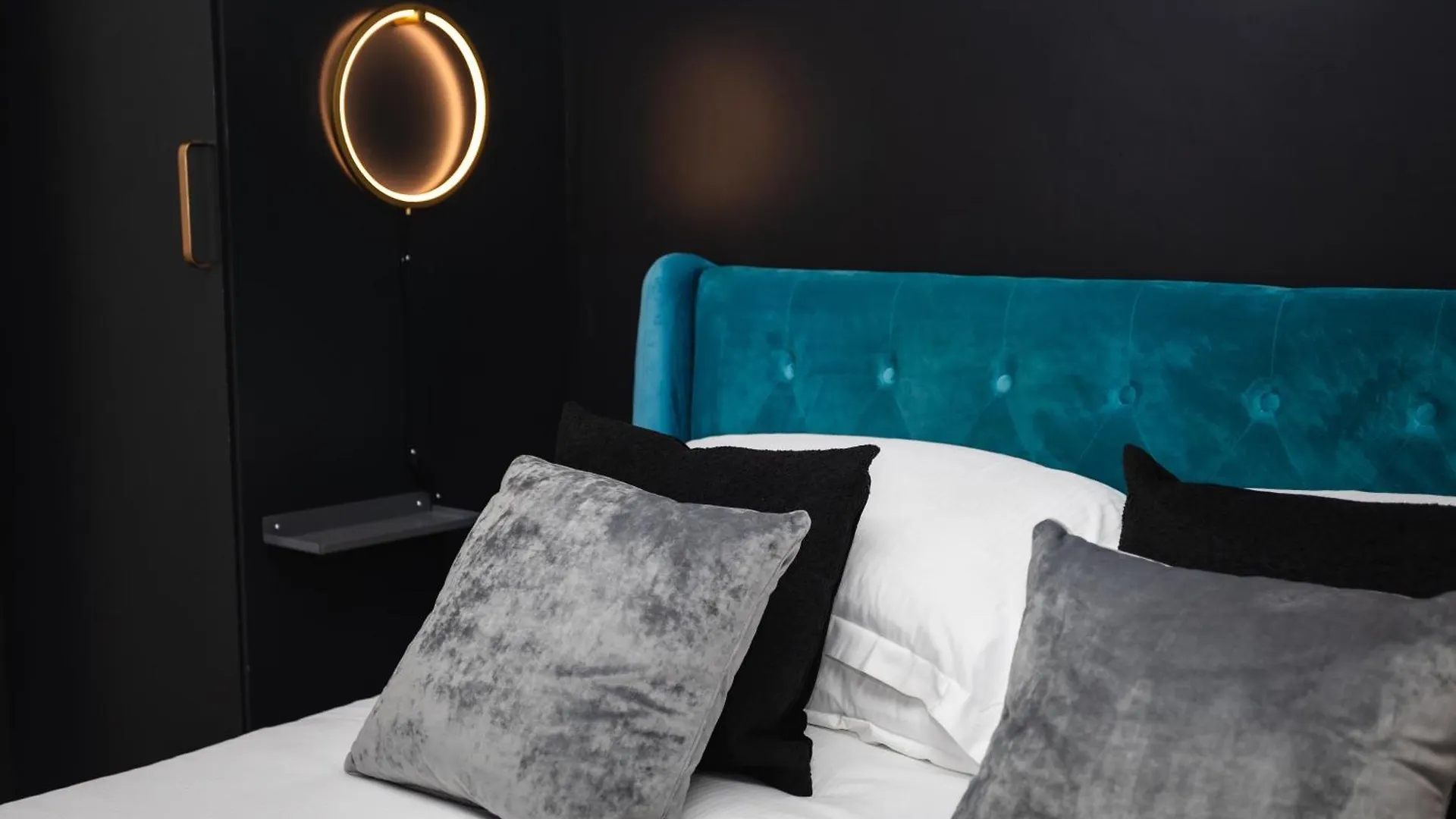 Black Pearl Stays - Saltburn Apartments  Saltburn-by-the-Sea